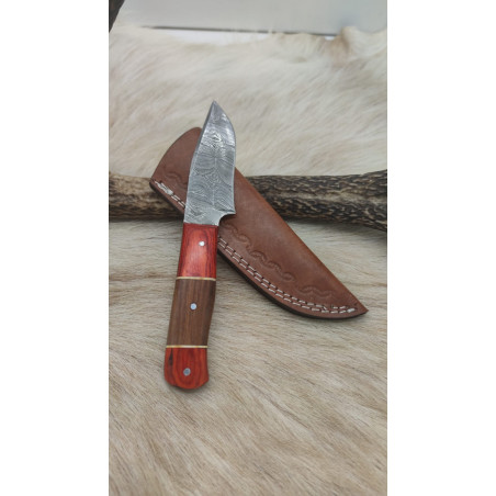 **Couteau type médiéval lame fixe acier damas 256couches, manche en bois, full tang ref MED17