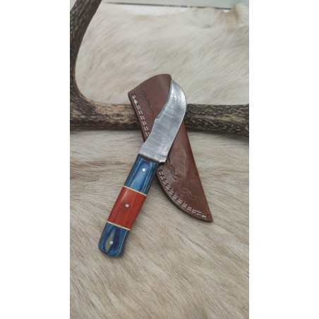 **Couteau type médiéval lame fixe acier damas 256couches, manche en bois, full tang ref MED18