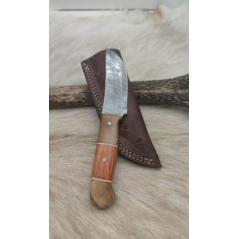 Couteau type médiéval lame fixe acier damas 256couches, manche en bois, full tang ref MED19