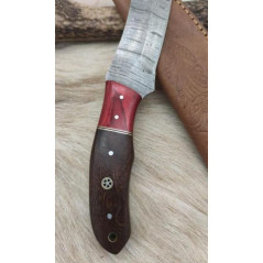 Couteau de chasse lame damas manche en bois de noyer et mitre en bois de rose coloré ref N15