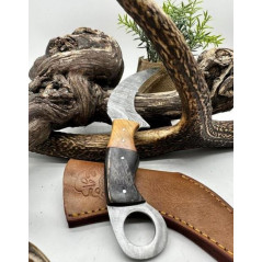 Couteau Karambit Lame Acier DAMAS 256couches manche en bois d'Olivier FabricationArtisanal Réf KBOE1