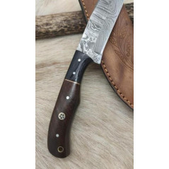 **** Couteau de chasse lame damas manche en bois de noyer et mitre en bois de rose coloré ref N18