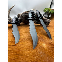 Lots de 3 couteaux de collections type poignard avec étui _KN CM63