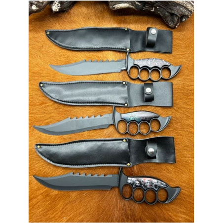 Lots de 3 couteaux de collections type poignard avec étui _KN CM63