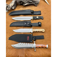 Lot de couteau de chasse avec étui type BOWIE CM83