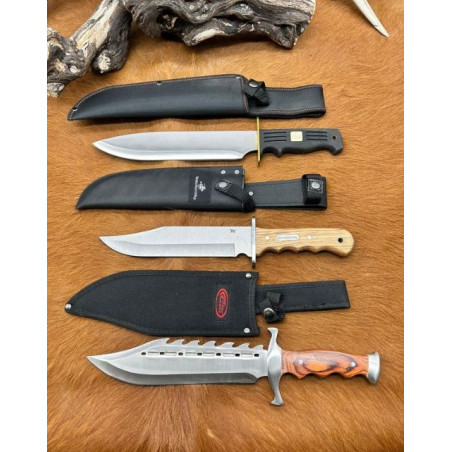 Lot de couteau de chasse avec étui type BOWIE CM83