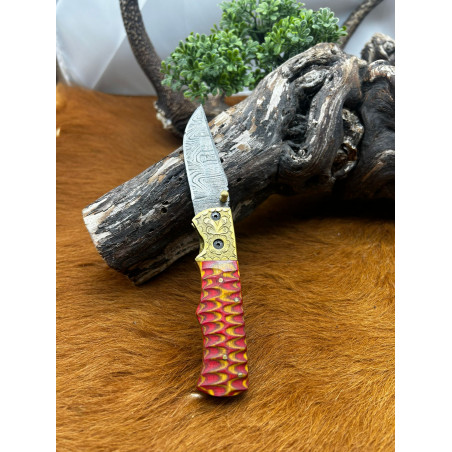 couteau pliant lame damas 256 couches avec un manche en bois pièce unique ref v11