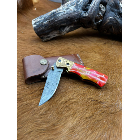 Couteau pliant lame damas 256 couches avec un manche en micarta piece unique ref v6