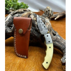 Couteau pliant lame en acier Damas 256 couches avec etui en cuire D578