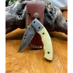 Couteau pliant lame en acier Damas 256 couches avec etui en cuire D578