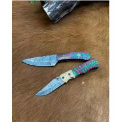 Pour collectionneur Magnifique Lot de deux couteaux damas L101