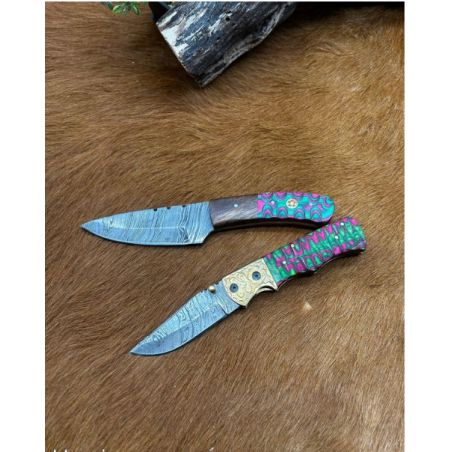Pour collectionneur Magnifique Lot de deux couteaux damas L101