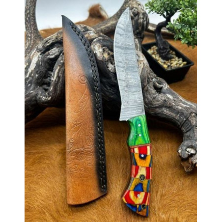 Couteau chasse lame damas 256 couches Manche en bois coloré ref D110