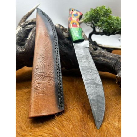 Couteau chasse lame damas 256 couches Manche en bois coloré ref D110