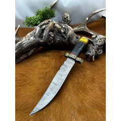 Magnifique couteau lame en acier damas 256 couches manche en corne et micarta ref B206