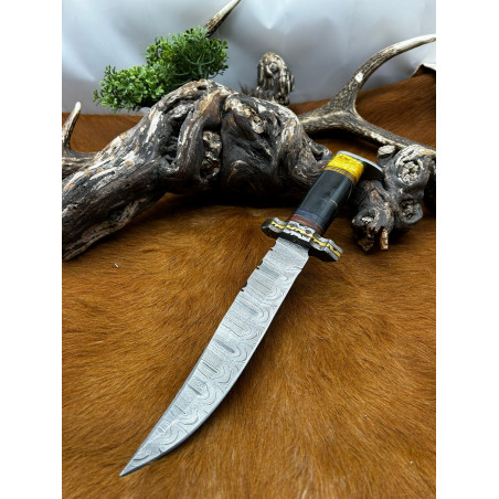 Magnifique couteau lame en acier damas 256 couches manche en corne et micarta ref B206