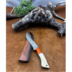 Couteau chasse lame damas 256 couches Manche en OS ref D17.1