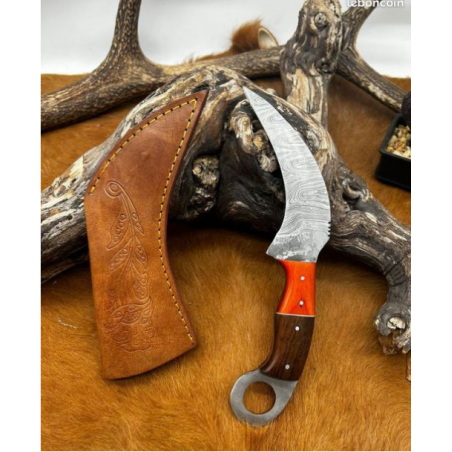 Couteau Karambit Lame Acier DAMAS 256couches manche en bois Fabrication Artisanal Réf K10