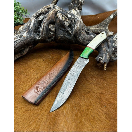 Couteau chasse lame damas 256 couches Manche en os ref D96