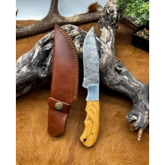 Couteau de chasse Damas manche en bois lame damas 256 couches avec étui en cuir ref F101