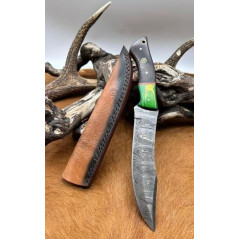 Couteau chasse lame damas 256 couches Manche en Bois ref D13