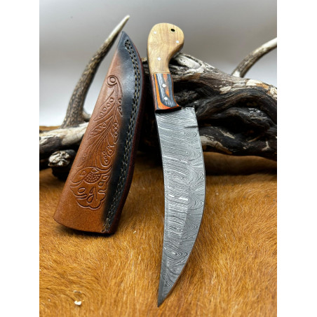 Couteau chasse lame damas 256 couches Manche en bois ref D54