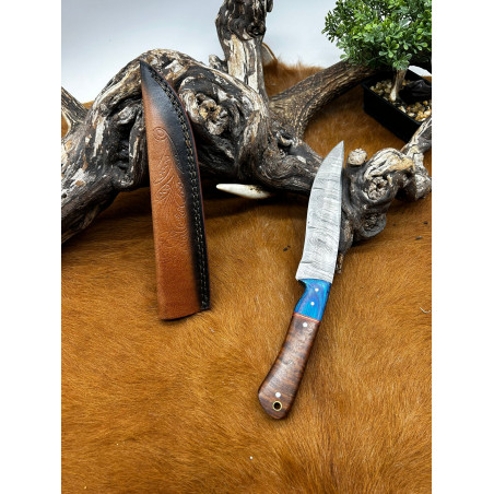 Couteau chasse lame damas 256 couches Manche en bois ref D95