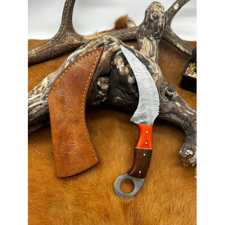 Couteau Karambit Lame Acier DAMAS 256couches manche en bois Fabrication Artisanal Réf K16
