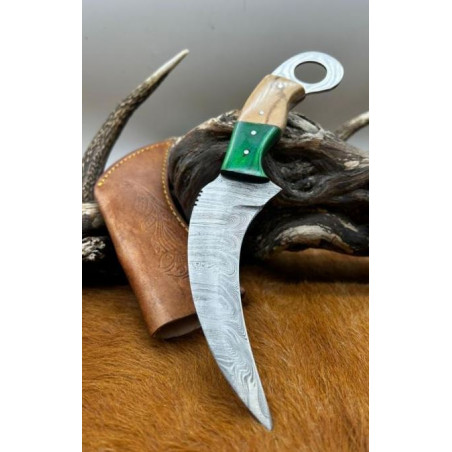 Couteau Karambit Lame Acier DAMAS 256couches manche en bois Fabrication Artisanal Réf k03