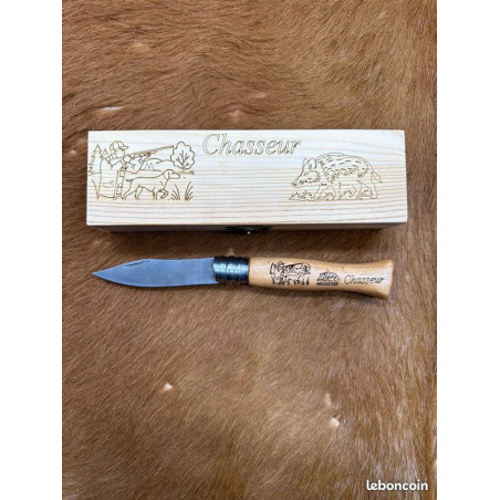 Coffret Chasseur couteau de poche en bois avec gravure et possibilité de rajouté un prénom ref T910