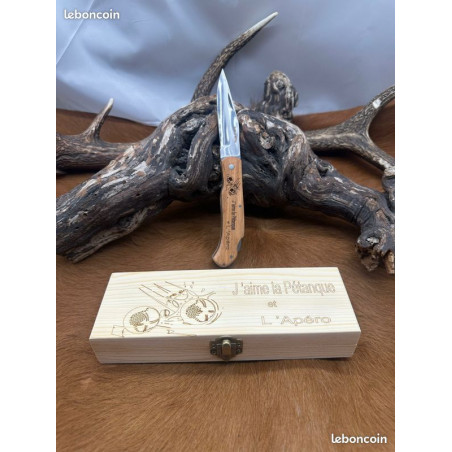 Coffret couteau de poche Pradel gravure "Thème Pétanque" avec boîte Cadeau en bois personnalisé ref T909