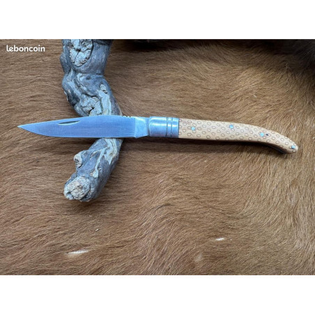Couteau de Poche Pliant manche en Bois Gravé CPG201