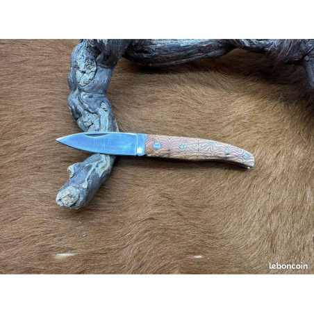 Couteau de Poche Pliant manche en Bois Gravé CPG104