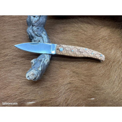 Couteau de Poche Pliant manche en Bois Gravé CPG101